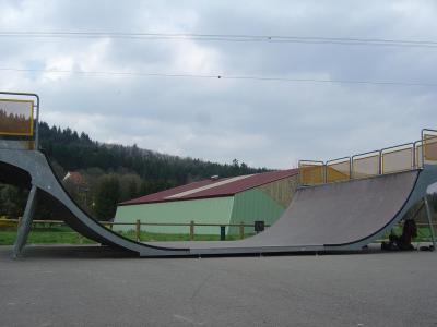 voila quelque tof du skate park de vill&eacute;